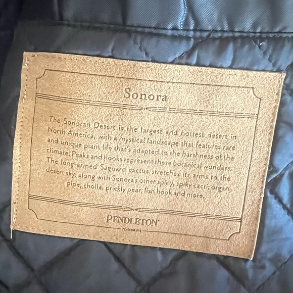 Pendleton wool shirt jacket. - Picture 3 of 4